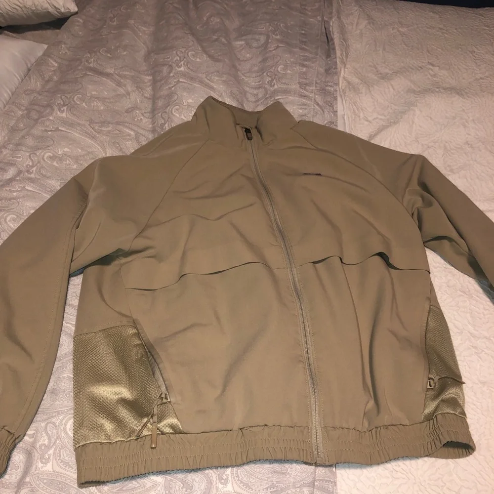 Figs Sandstorm Sydney scrub Jacket- medium - Picture 4 of 5